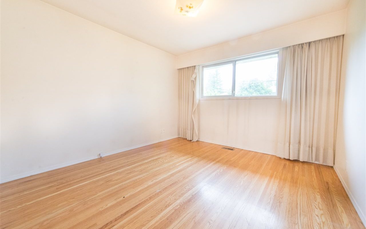 Burnaby lagrge 4br 2ba Lovely Cozy House for rent!