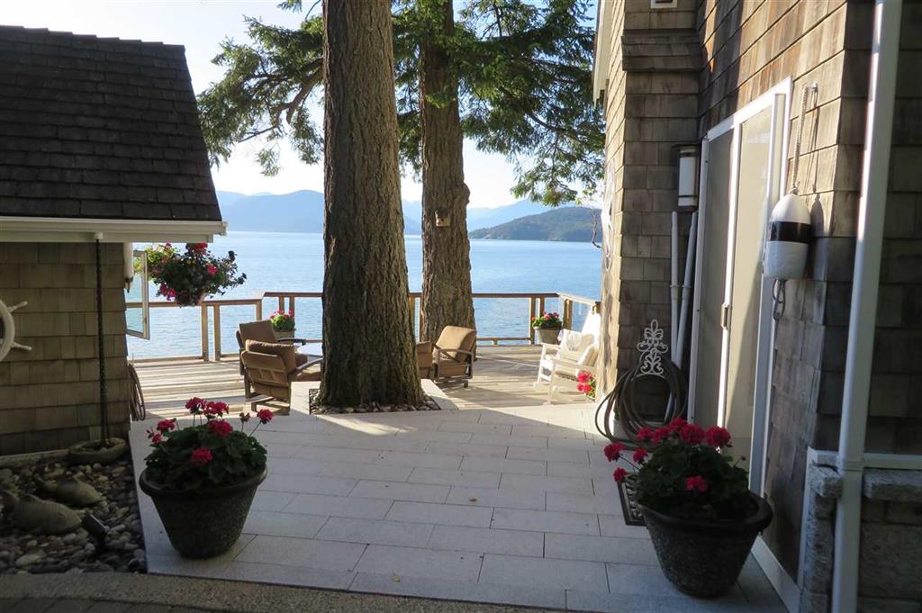 Spectacular Ocean View in West Vancouver with 2br+4ba great house