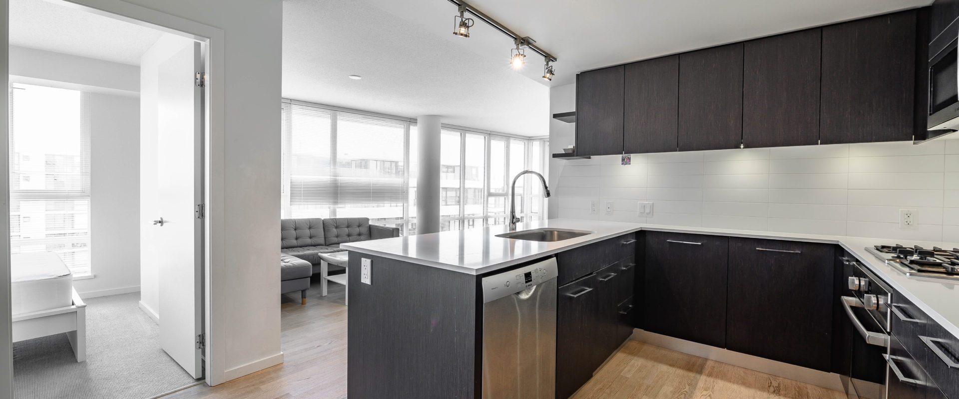 In the heart of richmond brand new Apartment with 2br+2ba
