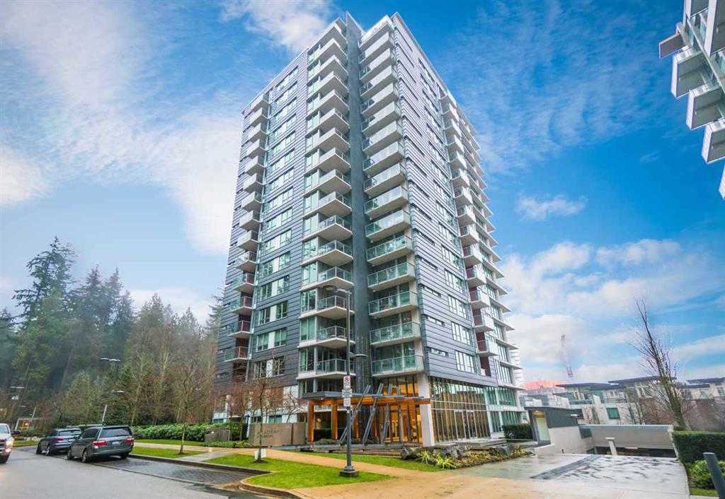 Luxurious condo in Vancouver West with 3br+3ba for sale