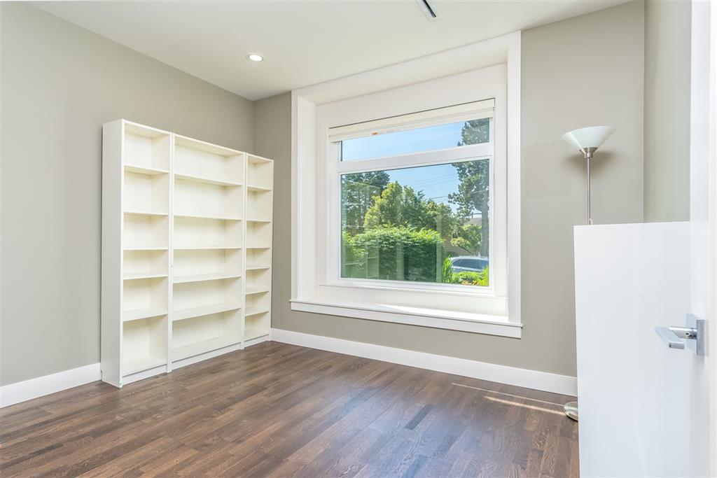 SOUTH facing like new house on a quiet street with 7br 7ba in Burnaby