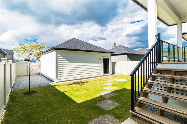 South Surrey Brand New in great location with 4br 4ba Home for rent!