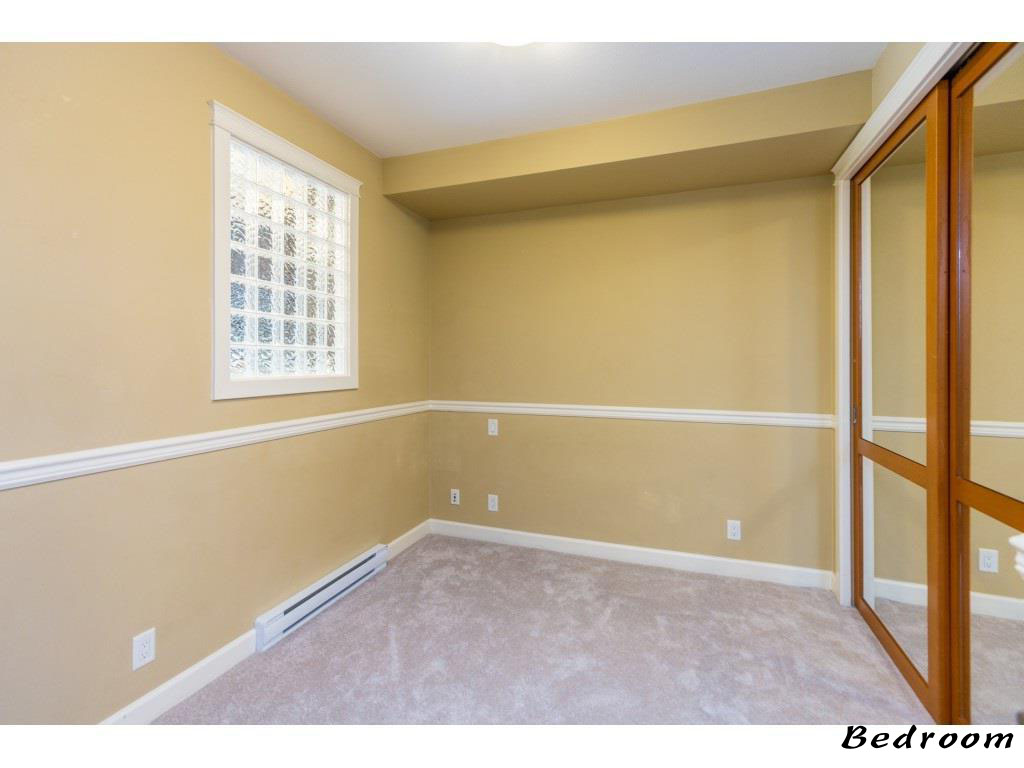 Perfect location in langley, Great Maintenance condo low price for Rent