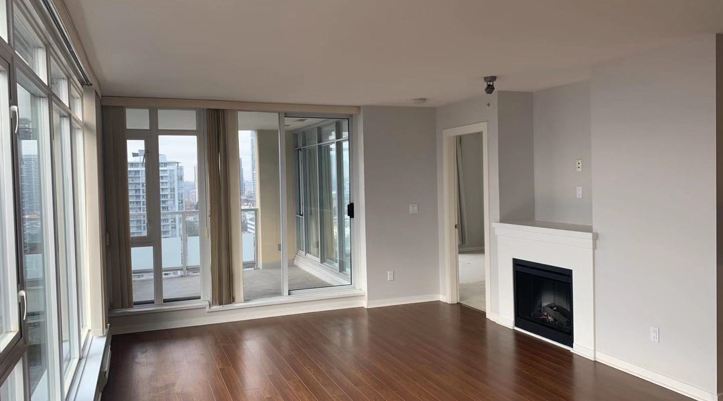 Bright Southwest Corner unit located in center of Burnaby North