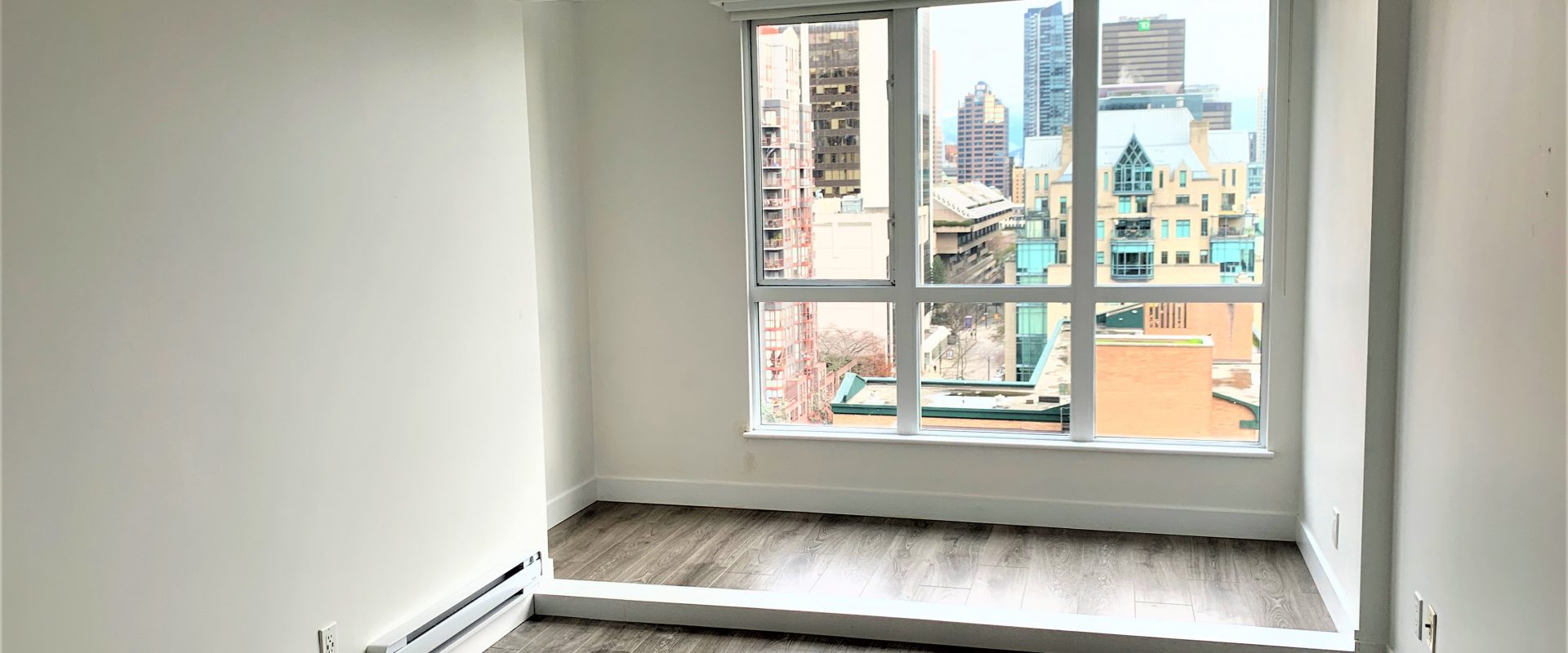 Brand New decoration！Stunningly Condo with best downtown Vancouver city views