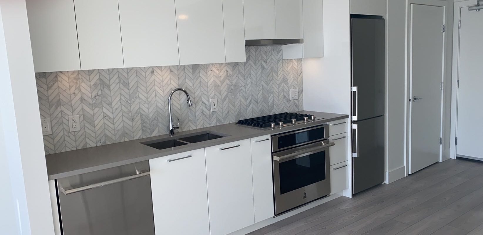 Brand new 1 bed & 1 den South Facing, Bright and Modern Condo for Rent
