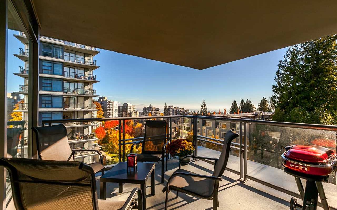 Bright and Beautiful 2br 2ba End Unit in the SFU with Mountain View