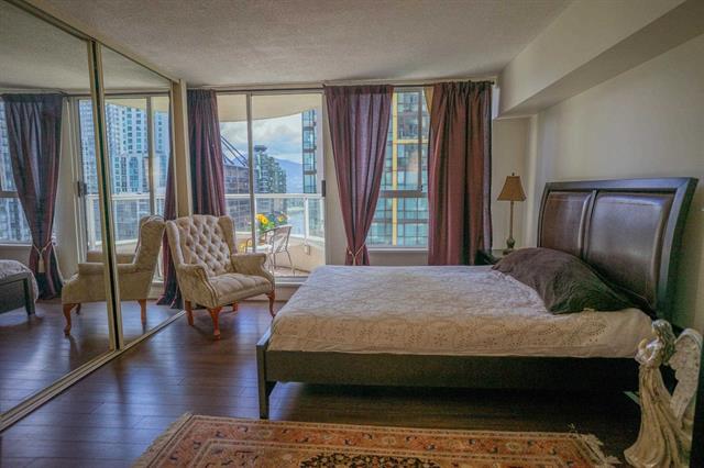 A Corner 3br Unit in the Best Part of Downtown Vancouver Nearby Coal Harbour