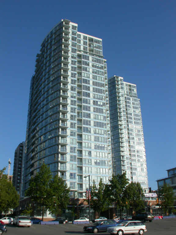 Yaletown Furnished High floor 2 br + Den Penthouse for Rent