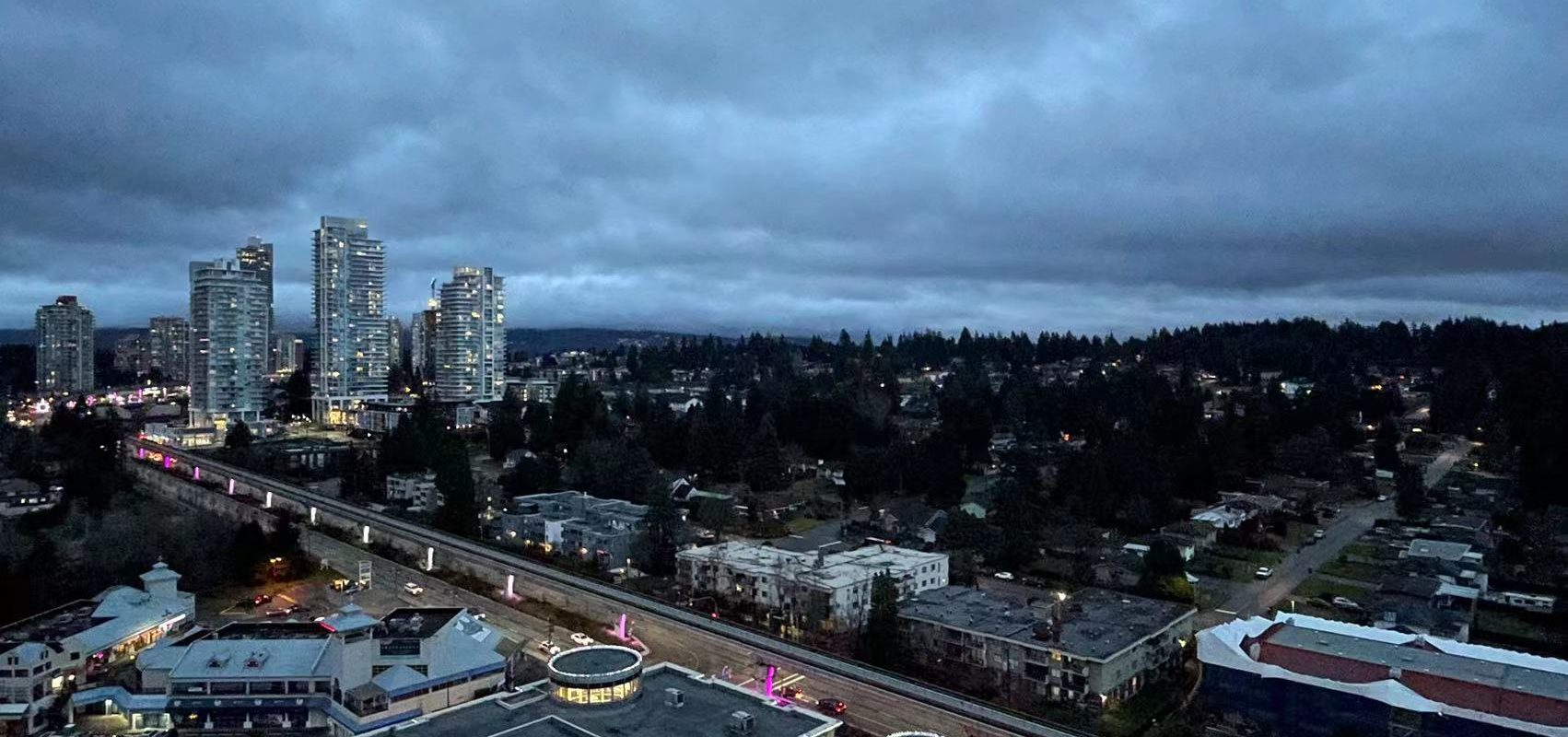 Burnaby North-East Corner unit Providing Picturesque Mountain View