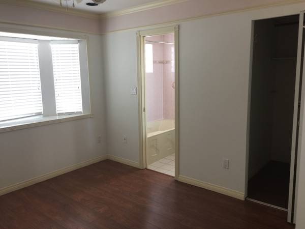 3 bedroom suite/ whole house for Rent in Renfrew