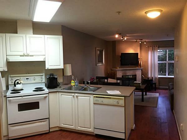 Spacious 1 bdrm condo in WATERSIDE for rent