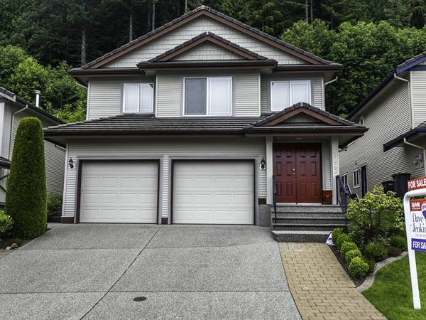 Well Maintained 4bdrm Home in Coquitlam with Great South Views