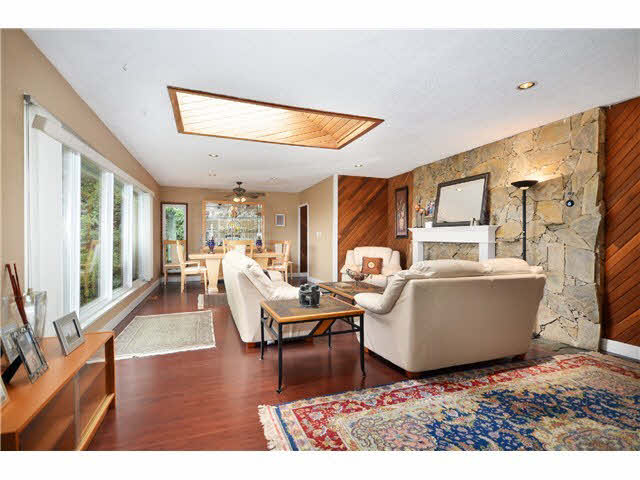 Waterside House For Rent On Ambleside (West Vancouver)
