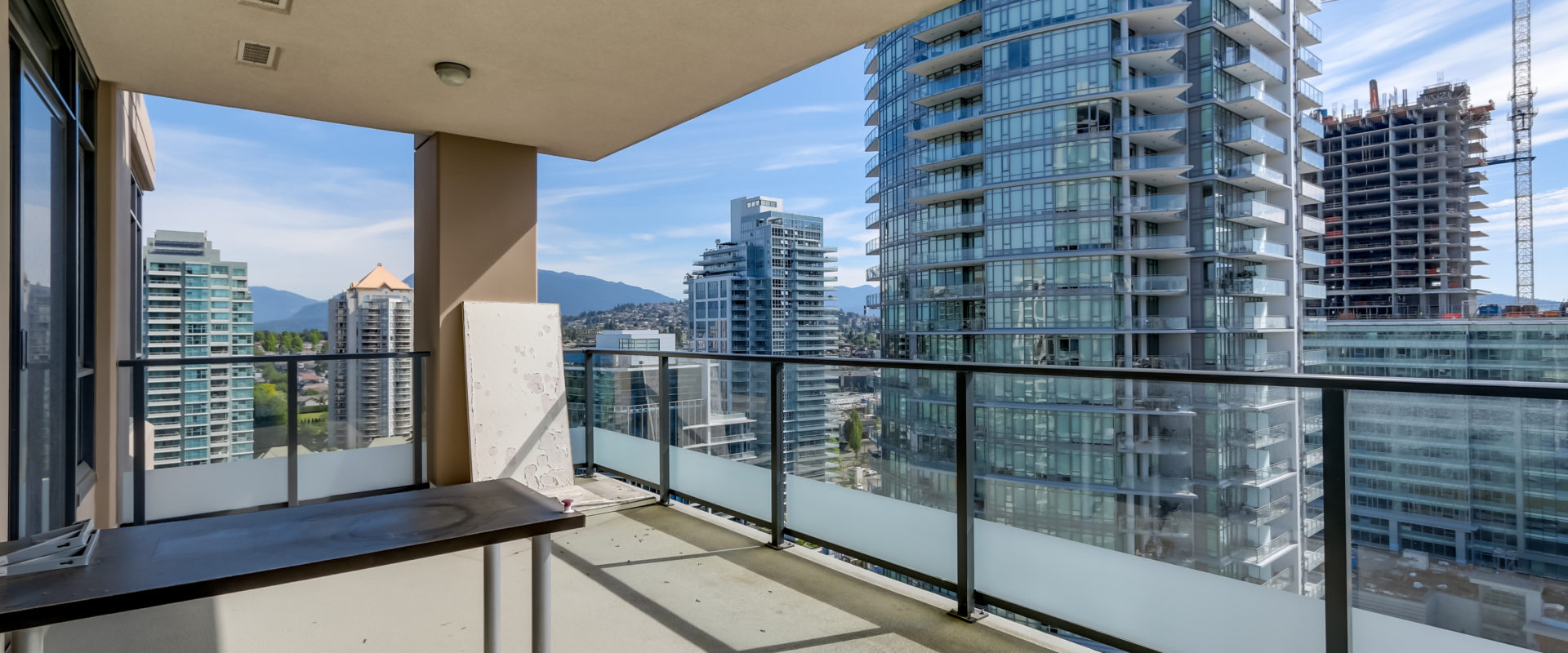 Brentwood 2 bdrm High-rise with Amazing Mountain&City View