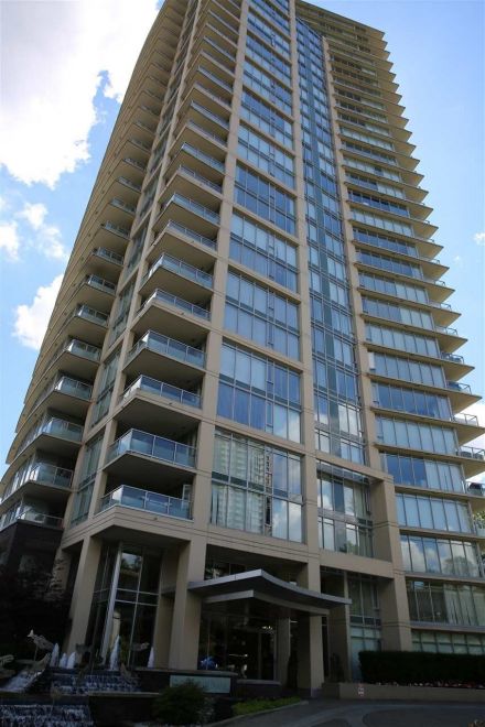 Brentwood Luxurious 1 Bdrm Plus 1 Den Condo with Great View