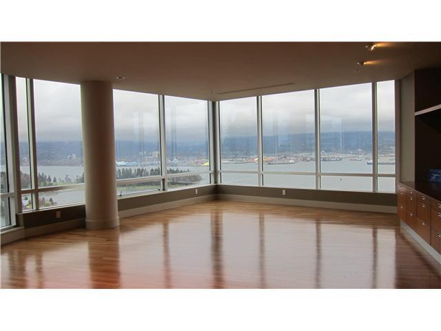 Shaw Tower – Vancouver Sensational waterfront 31st floor corner unit