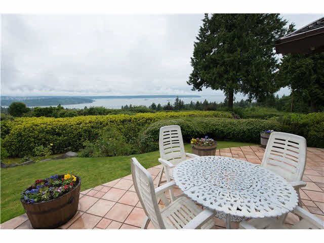 Lovely West Vancouver House with Great Water View