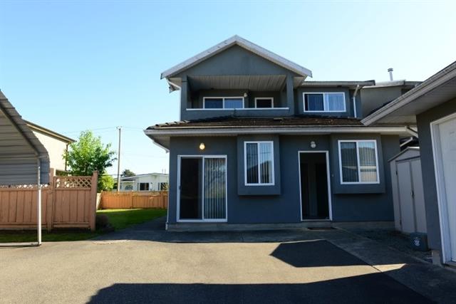 Excellent quality and designed 1/2 duplex in an amazing North Burnaby location