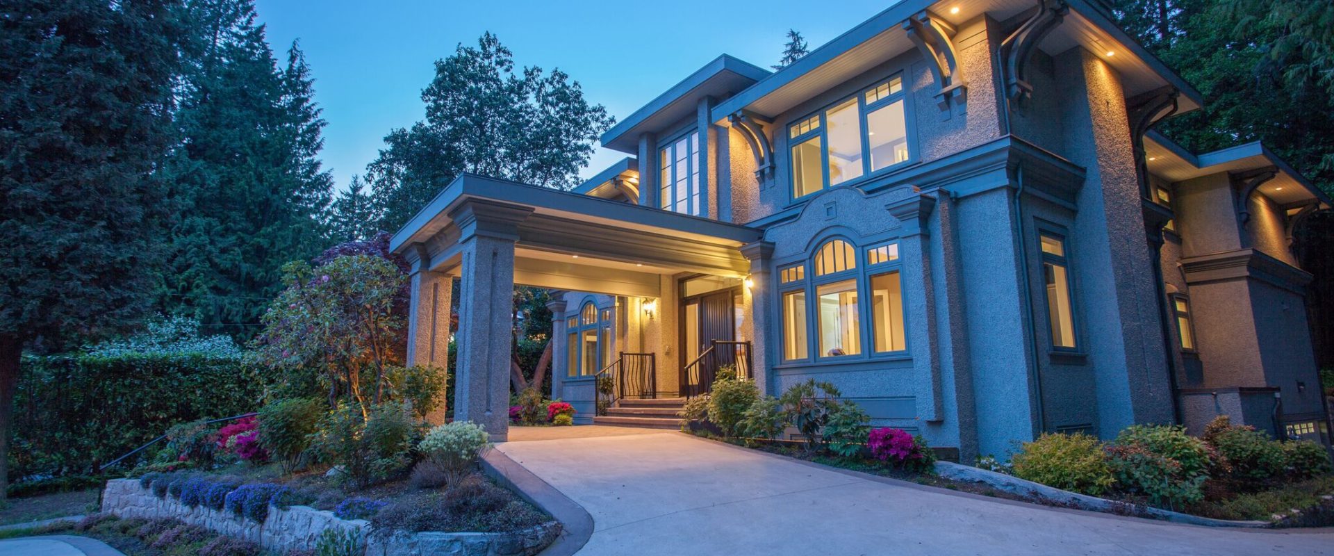 Custom Built Huge Lot Luxury Home in West Vancouver