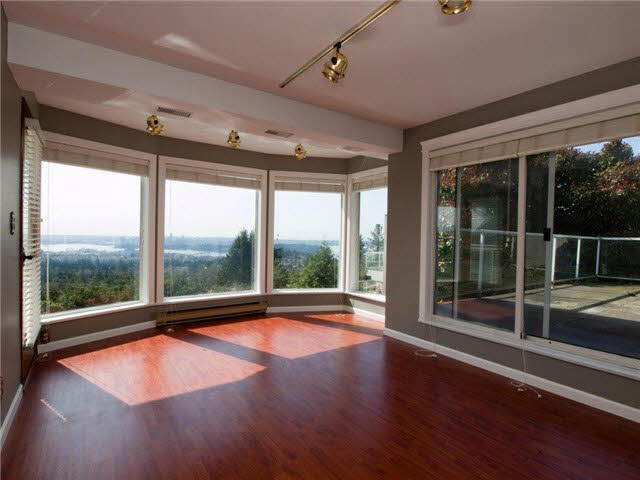 West Vancouver Spectacular views and location House