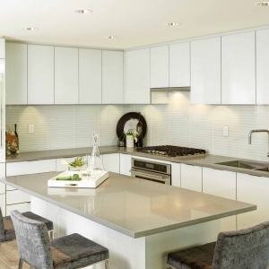 Burnaby stylish urban 2br 2ba apartment  in the heart of Metrotown!