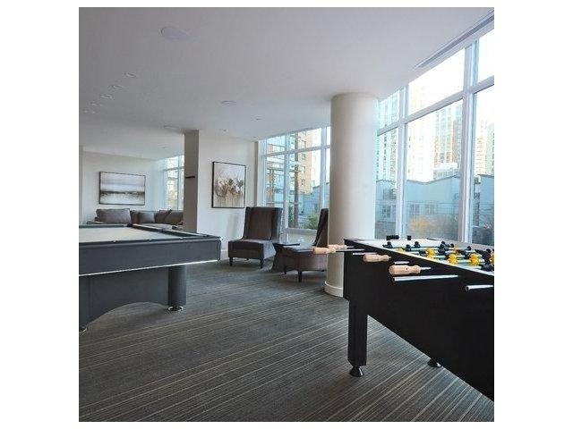 Downtown Vancouver stunning location 2br 2ba 1den condo for rent!