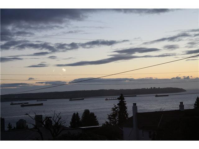 West Vancouver Amazing Panoramic City& Burrard Inlet views House !