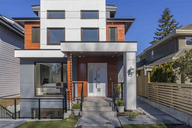 北温哥华的全新住宅拥有5房 + 7卫出售