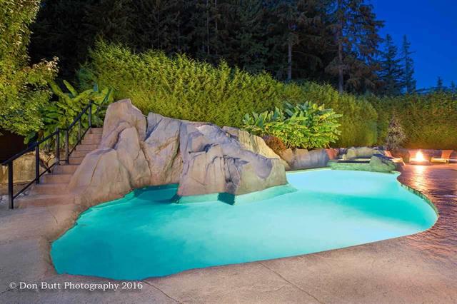 Luxury house with 5br+7ba in Port Moody for sale