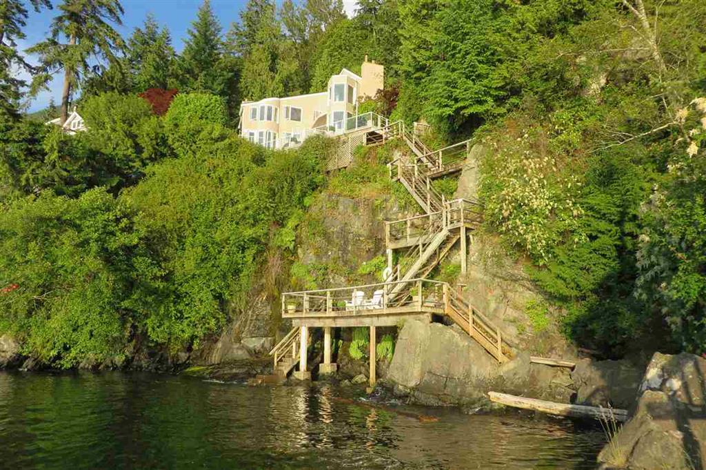 Amazing ocean view house for the whole family in West Vancouver