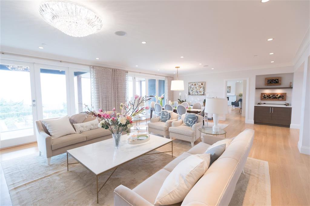 World Class Luxury home with 5br 7ba in prestigious British Property