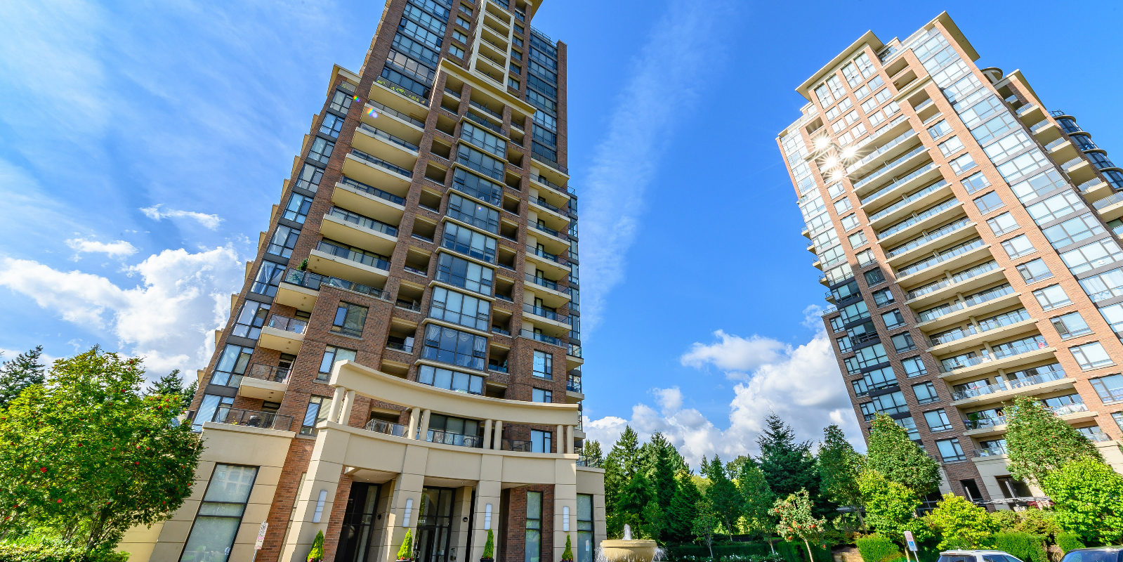 Beautifully Maintained 3 bedroom corner unit with over sized balconies in Burnaby for sale