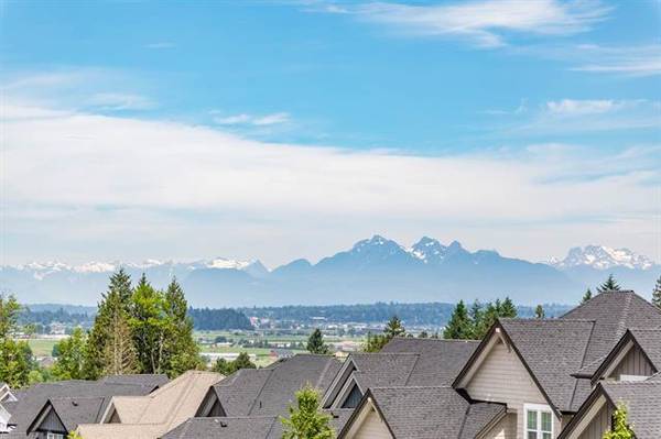 South Surrey gorgeous 5br 4ba house with Mountain valley view!