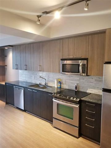 Located in Langley Bright and modern 1 Bed & 1 Bath condo for rent!
