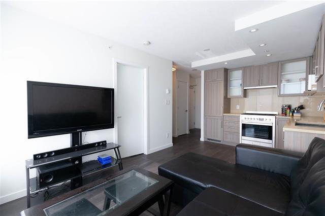 Fantastic Upper Corner unit 1br Conveniently located in Vancouver East