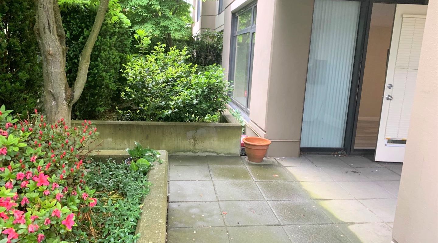 3br Unit Centrally located in Richmond with a Huge Private Backyard