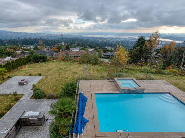 West Van 6br House with Panoramic Ocean and City Landscape Views